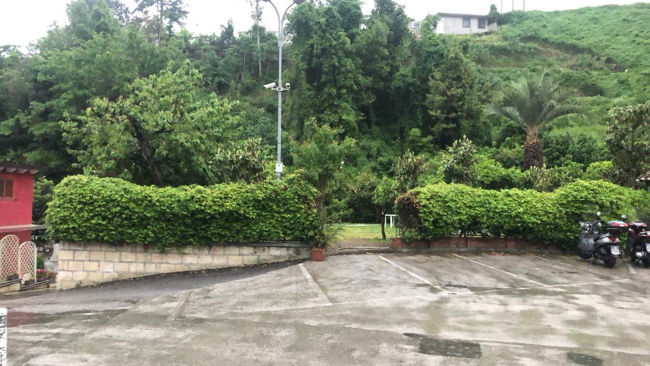 Giardino Eden B&B Napoli Bagian luar foto